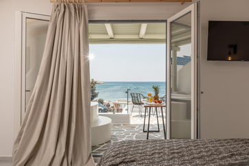 Hotel Fanis - Luxurious Rooms with Sea View